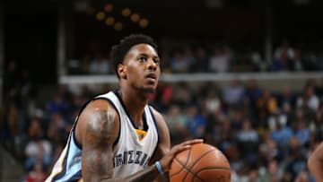 MEMPHIS, TN - FEBRUARY 6: Mario Chalmers #6 of the Memphis Grizzlies shoots a free throw against the Dallas Mavericks on February 6, 2016 at FedExForum in Memphis, Tennessee. NOTE TO USER: User expressly acknowledges and agrees that, by downloading and or using this photograph, User is consenting to the terms and conditions of the Getty Images License Agreement. Mandatory Copyright Notice: Copyright 2016 NBAE (Photo by Joe Murphy/NBAE via Getty Images)