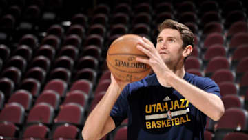 CLEVELAND, OH - MARCH 16: Jeff Withey #24 of the Utah Jazz warms up before the game against the Cleveland Cavaliers on March 16, 2017 at Quicken Loans Arena in Cleveland, Ohio. NOTE TO USER: User expressly acknowledges and agrees that, by downloading and/or using this Photograph, user is consenting to the terms and conditions of the Getty Images License Agreement. Mandatory Copyright Notice: Copyright 2017 NBAE (Photo by David Liam Kyle/NBAE via Getty Images)