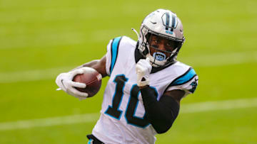 KANSAS CITY, MO - NOVEMBER 08: Curtis Samuel #10 of the Carolina Panthers runs for a 14-yard touchdown reception in the second quarter against the Kansas City Chiefs at Arrowhead Stadium on November 8, 2020 in Kansas City, Missouri. (Photo by David Eulitt/Getty Images)
