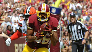 Oct 2, 2016; Landover, MD, USA; Washington Redskins tight end Jordan Reed (86) scores a touchdown against the Cleveland Browns during the first half at FedEx Field. Mandatory Credit: Brad Mills-USA TODAY Sports