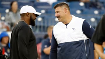 NASHVILLE, TENNESSEE - AUGUST 25: Head coach Mike Vrabel of the Tennessee Titans welcomes head coach Mike Tomlin of the Pittsburgh Steelers prior to an NFL preseason game at Nissan Stadium on August 25, 2019 in Nashville, Tennessee. (Photo by Frederick Breedon/Getty Images)