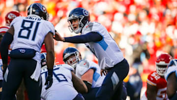 KANSAS CITY, MO - JANUARY 19: Ryan Tannehill #17 of the Tennessee Titans calls an audible to Jonnu Smith #81 of the Tennessee Titans over the crowd noise during the first quarter of the AFC Championship game against the Kansas City Chiefs at Arrowhead Stadium on January 19, 2020 in Kansas City, Missouri. (Photo by David Eulitt/Getty Images)