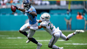 MIAMI, FL - SEPTEMBER 09: Minkah Fitzpatrick #29 of the Miami Dolphins makes the tackle on Corey Davis #84 of the Tennessee Titans during the first quarter at Hard Rock Stadium on September 9, 2018 in Miami, Florida. (Photo by Mark Brown/Getty Images)