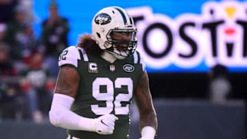 EAST RUTHERFORD, NJ - DECEMBER 23: Leonard Williams #92 of the New York Jets celebrates a sack on Aaron Rodgers #12 of the Green Bay Packers during the first quarter at MetLife Stadium on December 23, 2018 in East Rutherford, New Jersey. (Photo by Steven Ryan/Getty Images)