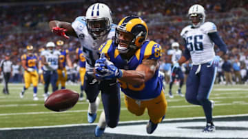ST. LOUIS, MO - NOVEMBER 3: Lance Kendricks #88 of the St. Louis Rams attempts catch touchdown pass against Bernard Pollard #31 of the Tennessee Titans at the Edward Jones Dome on November 3, 2013 in St. Louis, Missouri. The Titans beat the Rams 28-21. (Photo by Dilip Vishwanat/Getty Images)
