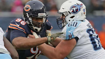CHICAGO, IL - NOVEMBER 27: Akiem Hicks #96 of the Chicago Bears rushes against Ben Jones #60 of the Tennessee Titans at Soldier Field on November 27, 2016 in Chicago, Illinois. The Titans defeated the Bears 27-21. (Photo by Jonathan Daniel/Getty Images)