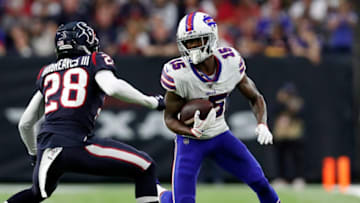 HOUSTON, TEXAS - JANUARY 04: John Brown #15 of the Buffalo Bills runs after a catch defended by Vernon Hargreaves #28 of the Houston Texans in the first half of the AFC Wild Card Playoff game at NRG Stadium on January 04, 2020 in Houston, Texas. (Photo by Tim Warner/Getty Images)