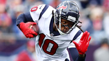 FOXBOROUGH, MA - SEPTEMBER 09: DeAndre Hopkins #10 of the Houston Texans runs with the ball during the game against the New England Patriots at Gillette Stadium on September 9, 2018 in Foxborough, Massachusetts.(Photo by Maddie Meyer/Getty Images)