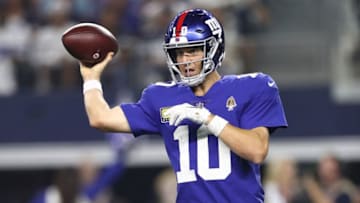 ARLINGTON, TX - SEPTEMBER 16: Eli Manning #10 of the New York Giants at AT&T Stadium on September 16, 2018 in Arlington, Texas. (Photo by Ronald Martinez/Getty Images)