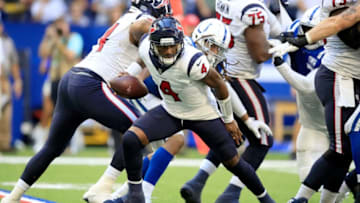 INDIANAPOLIS, IN - SEPTEMBER 30: Deshaun Watson #4 of the Houston Texans runs with the ball during the game against the Indianapolis Colts at Lucas Oil Stadium on September 30, 2018 in Indianapolis, Indiana. (Photo by Andy Lyons/Getty Images)