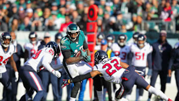 PHILADELPHIA, PA - DECEMBER 23: Wide receiver Alshon Jeffery #17 of the Philadelphia Eagles makes a pass reception against cornerback Aaron Colvin #22 and defensive back Andre Hal #29 of the Houston Texans in the second quarter at Lincoln Financial Field on December 23, 2018 in Philadelphia, Pennsylvania. (Photo by Brett Carlsen/Getty Images)