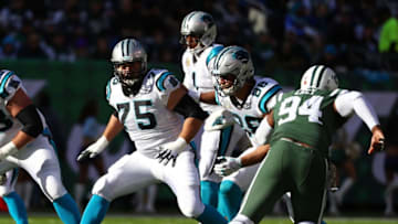 EAST RUTHERFORD, NJ - NOVEMBER 26: Matt Kalil #75 of the Carolina Panthers in action against the New York Jets during their game at MetLife Stadium on November 26, 2017 in East Rutherford, New Jersey. (Photo by Al Bello/Getty Images)
