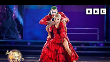 Pete Wicks and Jowita Przystal Viennese Waltz to That's Life by Frank Sinatra ✨ BBC Strictly 2024