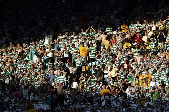 Keltische Fans erhielten besondere Anerkennung für ihr Verhalten beim UEFA-Pokal-Finale 2003 gegen Porto