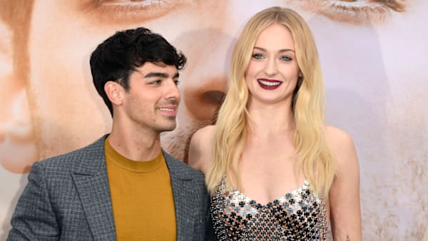 LOS ANGELES, CALIFORNIA - JUNE 03: Joe Jonas (L) and Sophie Turner attend the Premiere of Amazon Prime Video's 'Chasing Happiness' at Regency Bruin Theatre on June 03, 2019 in Los Angeles, California. (Photo by Frazer Harrison/Getty Images) LOS ANGELES, CALIFORNIA - JUNE 03: Joe Jonas (L) and Sophie Turner attend the Premiere of Amazon Prime Video's 'Chasing Happiness' at Regency Bruin Theatre on June 03, 2019 in Los Angeles, California. (Photo by Frazer Harrison/Getty Images)
