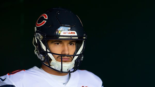 PHILADELPHIA, PA - NOVEMBER 03: Mitchell Trubisky #10 of the Chicago Bears looks on prior to the game against the Philadelphia Eagles at Lincoln Financial Field on November 3, 2019 in Philadelphia, Pennsylvania. (Photo by Mitchell Leff/Getty Images) PHILADELPHIA, PA - NOVEMBER 03: Mitchell Trubisky #10 of the Chicago Bears looks on prior to the game against the Philadelphia Eagles at Lincoln Financial Field on November 3, 2019 in Philadelphia, Pennsylvania. (Photo by Mitchell Leff/Getty Images)