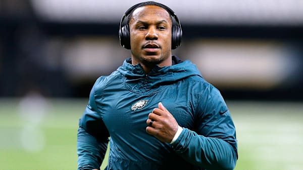 NEW ORLEANS, LOUISIANA - JANUARY 13: Darren Sproles #43 of the Philadelphia Eagles warms up before the NFC Divisional Playoff against the New Orleans Saints at the Mercedes Benz Superdome on January 13, 2019 in New Orleans, Louisiana. (Photo by Jonathan Bachman/Getty Images) NEW ORLEANS, LOUISIANA - JANUARY 13: Darren Sproles #43 of the Philadelphia Eagles warms up before the NFC Divisional Playoff against the New Orleans Saints at the Mercedes Benz Superdome on January 13, 2019 in New Orleans, Louisiana. (Photo by Jonathan Bachman/Getty Images)