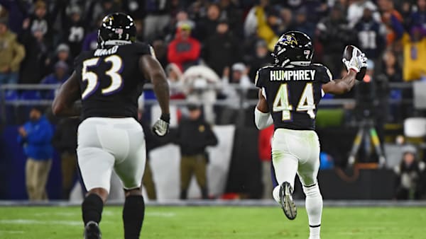 BALTIMORE, MARYLAND - NOVEMBER 03: Cornerback Marlon Humphrey #44 of the Baltimore Ravens scores a 70 yard turnover touchdown after wide receiver Julian Edelman #11 of the New England Patriots (not pictured) fumbled during the third quarter at M&T Bank Stadium on November 3, 2019 in Baltimore, Maryland. (Photo by Will Newton/Getty Images) BALTIMORE, MARYLAND - NOVEMBER 03: Cornerback Marlon Humphrey #44 of the Baltimore Ravens scores a 70 yard turnover touchdown after wide receiver Julian Edelman #11 of the New England Patriots (not pictured) fumbled during the third quarter at M&T Bank Stadium on November 3, 2019 in Baltimore, Maryland. (Photo by Will Newton/Getty Images)