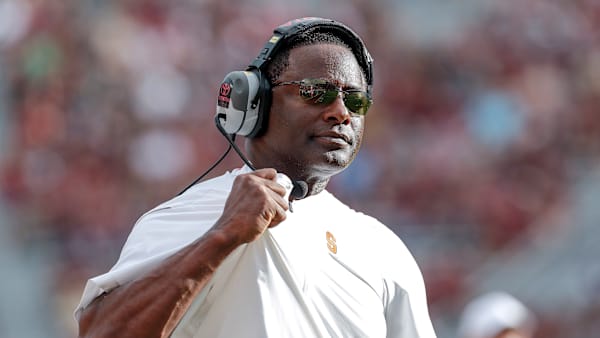 TALLAHASSEE, FL - OCTOBER 26: Head Coach Dino Babers of the Syracuse Orange on the sidelines during the game against the Florida State Seminoles at Doak Campbell Stadium on Bobby Bowden Field on October 26, 2019 in Tallahassee, Florida. The Seminoles defeated the Orange 35 to 17. (Photo by Don Juan Moore/Getty Images) TALLAHASSEE, FL - OCTOBER 26: Head Coach Dino Babers of the Syracuse Orange on the sidelines during the game against the Florida State Seminoles at Doak Campbell Stadium on Bobby Bowden Field on October 26, 2019 in Tallahassee, Florida. The Seminoles defeated the Orange 35 to 17. (Photo by Don Juan Moore/Getty Images)