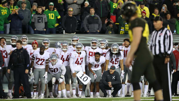 EUGENE, OREGON - OCTOBER 26: The Washington State Cougars wait for Camden Lewis #49 of the Oregon Ducks to kick what would be the game winning field goal to win the game 37-35 during their game at Autzen Stadium on October 26, 2019 in Eugene, Oregon. (Photo by Abbie Parr/Getty Images) EUGENE, OREGON - OCTOBER 26: The Washington State Cougars wait for Camden Lewis #49 of the Oregon Ducks to kick what would be the game winning field goal to win the game 37-35 during their game at Autzen Stadium on October 26, 2019 in Eugene, Oregon. (Photo by Abbie Parr/Getty Images)