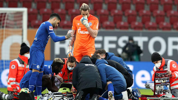 Schalke S Mark Uth Stable After Clash Of Heads Against Augsburg