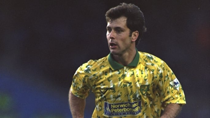 https://images2.minutemediacdn.com/image/upload/c_fill,w_684,h_384,f_auto,q_auto,g_auto/shape/cover/sport/Mark-Bowen-of-Norwich-City-11f8af8744f3addde8c7180dbd5b4f65