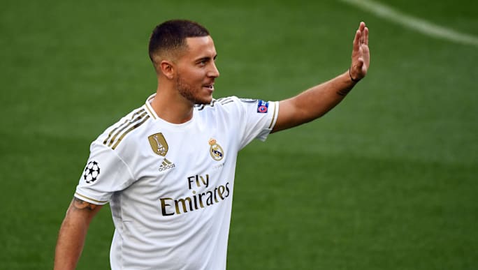 Wallpaper Eden Hazard Kisses Real Madrid Badge During Official Unveiling At Desktop Wallpaper
