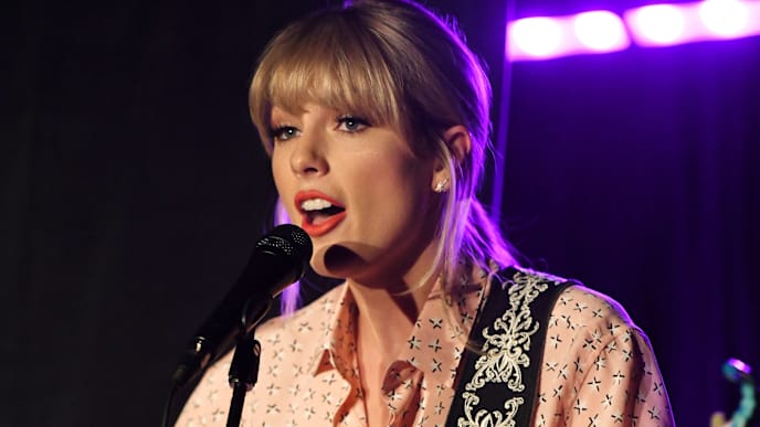NEW YORK, NEW YORK - JUNE 14: Taylor Swift performs at AEG and Stonewall Inn’s pride celebration commemorating the 50th anniversary of the Stonewall Uprising. AEG has pledged its support to SIGBI’s development of an LGBTQ+ anti-bias training standard. #EqualityForAll #BetterAsOne (Photo by Craig Barritt/Getty Images for AEG) NEW YORK, NEW YORK - JUNE 14: Taylor Swift performs at AEG and Stonewall Inn’s pride celebration commemorating the 50th anniversary of the Stonewall Uprising. AEG has pledged its support to SIGBI’s development of an LGBTQ+ anti-bias training standard. #EqualityForAll #BetterAsOne (Photo by Craig Barritt/Getty Images for AEG)