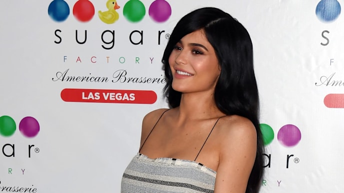 LAS VEGAS, NV - APRIL 22: Television personality Kylie Jenner poses inside Sugar Factory American Brasserie at the Fashion Show mall on April 22, 2017 in Las Vegas, Nevada. (Photo by Ethan Miller/Getty Images) LAS VEGAS, NV - APRIL 22: Television personality Kylie Jenner poses inside Sugar Factory American Brasserie at the Fashion Show mall on April 22, 2017 in Las Vegas, Nevada. (Photo by Ethan Miller/Getty Images)