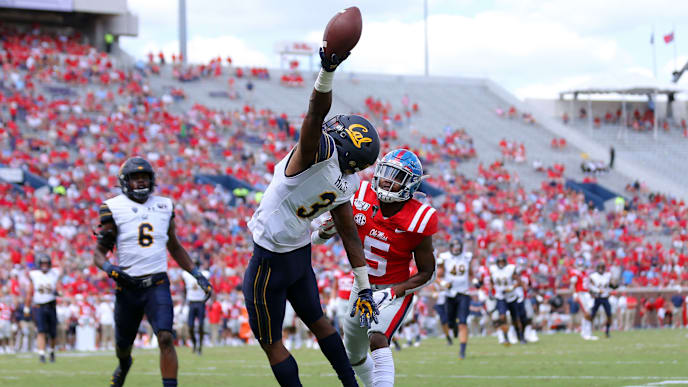 OXFORD, MISSISSIPPI - SEPTEMBER 21: Elijah Hicks #3 of the California Golden Bears attempts to intercept the ball during the second half of a game against the Mississippi Rebels at Vaught-Hemingway Stadium on September 21, 2019 in Oxford, Mississippi. (Photo by Jonathan Bachman/Getty Images) OXFORD, MISSISSIPPI - SEPTEMBER 21: Elijah Hicks #3 of the California Golden Bears attempts to intercept the ball during the second half of a game against the Mississippi Rebels at Vaught-Hemingway Stadium on September 21, 2019 in Oxford, Mississippi. (Photo by Jonathan Bachman/Getty Images)