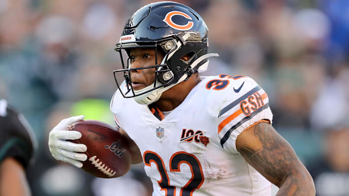 PHILADELPHIA, PENNSYLVANIA - NOVEMBER 03: David Montgomery #32 of the Chicago Bears carries the ball in the fourth quarter against the Philadelphia Eagles at Lincoln Financial Field on November 03, 2019 in Philadelphia, Pennsylvania.The Philadelphia Eagles defeated the Chicago Bears 22-14. (Photo by Elsa/Getty Images) PHILADELPHIA, PENNSYLVANIA - NOVEMBER 03: David Montgomery #32 of the Chicago Bears carries the ball in the fourth quarter against the Philadelphia Eagles at Lincoln Financial Field on November 03, 2019 in Philadelphia, Pennsylvania.The Philadelphia Eagles defeated the Chicago Bears 22-14. (Photo by Elsa/Getty Images)