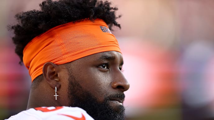 SANTA CLARA, CALIFORNIA - OCTOBER 07: Jarvis Landry #80 of the Cleveland Browns stands on the sidelines before their against the San Francisco 49ers at Levi's Stadium on October 07, 2019 in Santa Clara, California. (Photo by Ezra Shaw/Getty Images) SANTA CLARA, CALIFORNIA - OCTOBER 07: Jarvis Landry #80 of the Cleveland Browns stands on the sidelines before their against the San Francisco 49ers at Levi's Stadium on October 07, 2019 in Santa Clara, California. (Photo by Ezra Shaw/Getty Images)