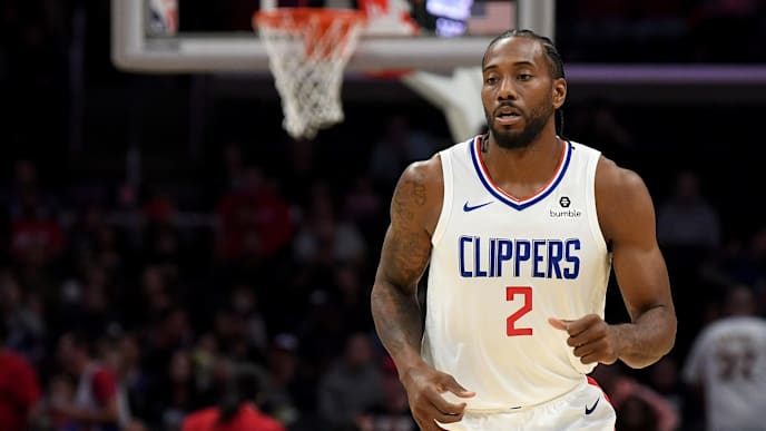 LOS ANGELES, CALIFORNIA - OCTOBER 10: Kawhi Leonard #2 of the LA Clippers runs up court during a 111-91 Denver Nuggets preseason win at Staples Center on October 10, 2019 in Los Angeles, California. (Photo by Harry How/Getty Images) LOS ANGELES, CALIFORNIA - OCTOBER 10: Kawhi Leonard #2 of the LA Clippers runs up court during a 111-91 Denver Nuggets preseason win at Staples Center on October 10, 2019 in Los Angeles, California. (Photo by Harry How/Getty Images)