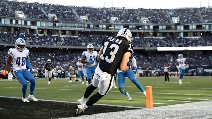 OAKLAND, CALIFORNIA - NOVEMBER 03: Hunter Renfrow #13 of the Oakland Raiders makes the winning touchdown catch thrown by Derek Carr #4 against the Detroit Lions at RingCentral Coliseum on November 03, 2019 in Oakland, California. (Photo by Ezra Shaw/Getty Images) OAKLAND, CALIFORNIA - NOVEMBER 03: Hunter Renfrow #13 of the Oakland Raiders makes the winning touchdown catch thrown by Derek Carr #4 against the Detroit Lions at RingCentral Coliseum on November 03, 2019 in Oakland, California. (Photo by Ezra Shaw/Getty Images)