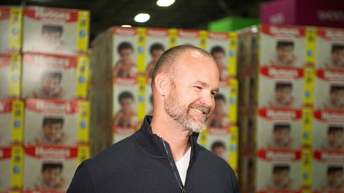 CHICAGO, IL - APRIL 05: Former Chicago Cubs catcher and 2016 World Series Champion David Ross lends a hand at a diaper donation event hosted by Walgreens and Huggies at Cradles to Crayons in Chicago on Thursday April 5. The event celebrates a donation of 250,000 diapers to Cradles to Crayons and $10,000 to the National Diaper Bank Network to help combat diaper need nationwide. (Photo by Daniel Boczarski/Getty Images for Huggies) CHICAGO, IL - APRIL 05: Former Chicago Cubs catcher and 2016 World Series Champion David Ross lends a hand at a diaper donation event hosted by Walgreens and Huggies at Cradles to Crayons in Chicago on Thursday April 5. The event celebrates a donation of 250,000 diapers to Cradles to Crayons and $10,000 to the National Diaper Bank Network to help combat diaper need nationwide. (Photo by Daniel Boczarski/Getty Images for Huggies)