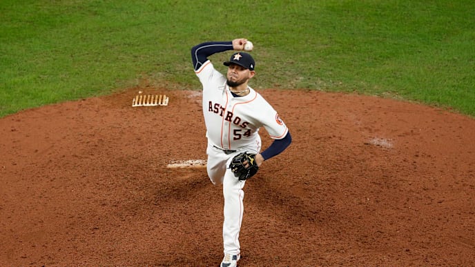 HOUSTON, TX - OCTOBER 19: Roberto Osuna #54 of the Houston Astros pitches in the ninth inning against the New York Yankees during Game Six of the League Championship Series at Minute Maid Park on October 19, 2019 in Houston, Texas. (Photo by Tim Warner/Getty Images) HOUSTON, TX - OCTOBER 19: Roberto Osuna #54 of the Houston Astros pitches in the ninth inning against the New York Yankees during Game Six of the League Championship Series at Minute Maid Park on October 19, 2019 in Houston, Texas. (Photo by Tim Warner/Getty Images)