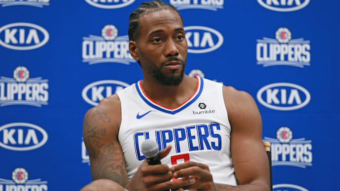 PLAYA VISTA, CALIFORNIA - SEPTEMBER 29: Kawhi Leonard #2 of the Los Angeles Clippers address the media during Los Angeles Clippers Media Day at Honey Training Center on September 29, 2019 in Playa Vista, California. (Photo by Leon Bennett/Getty Images) PLAYA VISTA, CALIFORNIA - SEPTEMBER 29: Kawhi Leonard #2 of the Los Angeles Clippers address the media during Los Angeles Clippers Media Day at Honey Training Center on September 29, 2019 in Playa Vista, California. (Photo by Leon Bennett/Getty Images)