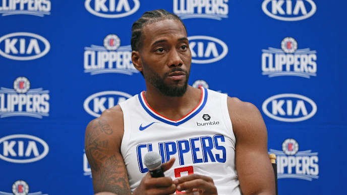 PLAYA VISTA, CALIFORNIA - SEPTEMBER 29: Kawhi Leonard #2 of the Los Angeles Clippers address the media during Los Angeles Clippers Media Day at Honey Training Center on September 29, 2019 in Playa Vista, California. (Photo by Leon Bennett/Getty Images) PLAYA VISTA, CALIFORNIA - SEPTEMBER 29: Kawhi Leonard #2 of the Los Angeles Clippers address the media during Los Angeles Clippers Media Day at Honey Training Center on September 29, 2019 in Playa Vista, California. (Photo by Leon Bennett/Getty Images)