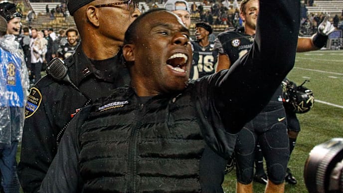 NASHVILLE, TENNESSEE - OCTOBER 19: Head coach Derek Mason of the Vanderbilt Commodores celebrates after a Vanderbilt 21-14 upset of the Missouri Tigers at Vanderbilt Stadium on October 19, 2019 in Nashville, Tennessee. (Photo by Frederick Breedon/Getty Images) NASHVILLE, TENNESSEE - OCTOBER 19: Head coach Derek Mason of the Vanderbilt Commodores celebrates after a Vanderbilt 21-14 upset of the Missouri Tigers at Vanderbilt Stadium on October 19, 2019 in Nashville, Tennessee. (Photo by Frederick Breedon/Getty Images)