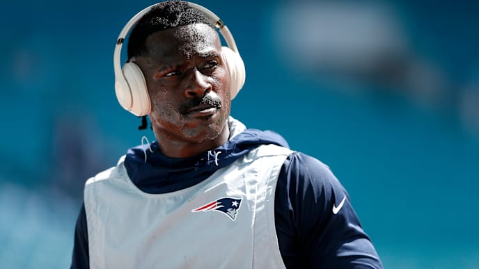 MIAMI, FLORIDA - SEPTEMBER 15: Wide Receiver Antonio Brown #17 of the New England Patriots warms up prior to the game against the Miami Dolphins at Hard Rock Stadium on September 15, 2019 in Miami, Florida. (Photo by Michael Reaves/Getty Images) MIAMI, FLORIDA - SEPTEMBER 15: Wide Receiver Antonio Brown #17 of the New England Patriots warms up prior to the game against the Miami Dolphins at Hard Rock Stadium on September 15, 2019 in Miami, Florida. (Photo by Michael Reaves/Getty Images)