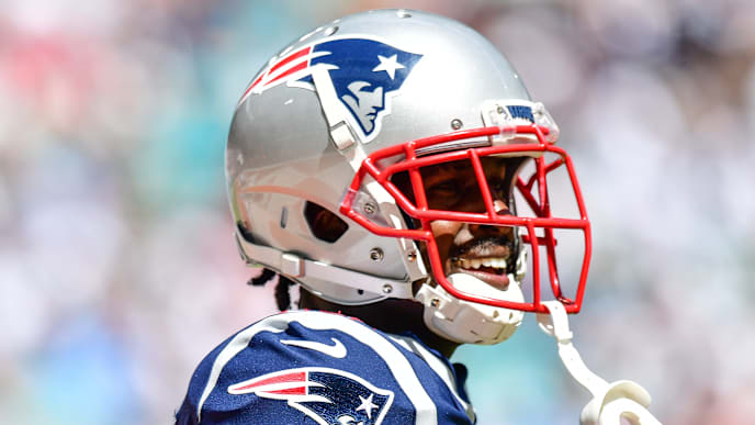 MIAMI, FLORIDA - SEPTEMBER 15: Antonio Brown #17 of the New England Patriots looks on in the third quarter against the Miami Dolphins at Hard Rock Stadium on September 15, 2019 in Miami, Florida. (Photo by Mark Brown/Getty Images) MIAMI, FLORIDA - SEPTEMBER 15: Antonio Brown #17 of the New England Patriots looks on in the third quarter against the Miami Dolphins at Hard Rock Stadium on September 15, 2019 in Miami, Florida. (Photo by Mark Brown/Getty Images)