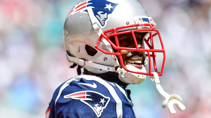 MIAMI, FLORIDA - SEPTEMBER 15: Antonio Brown #17 of the New England Patriots looks on in the third quarter against the Miami Dolphins at Hard Rock Stadium on September 15, 2019 in Miami, Florida. (Photo by Mark Brown/Getty Images) MIAMI, FLORIDA - SEPTEMBER 15: Antonio Brown #17 of the New England Patriots looks on in the third quarter against the Miami Dolphins at Hard Rock Stadium on September 15, 2019 in Miami, Florida. (Photo by Mark Brown/Getty Images)