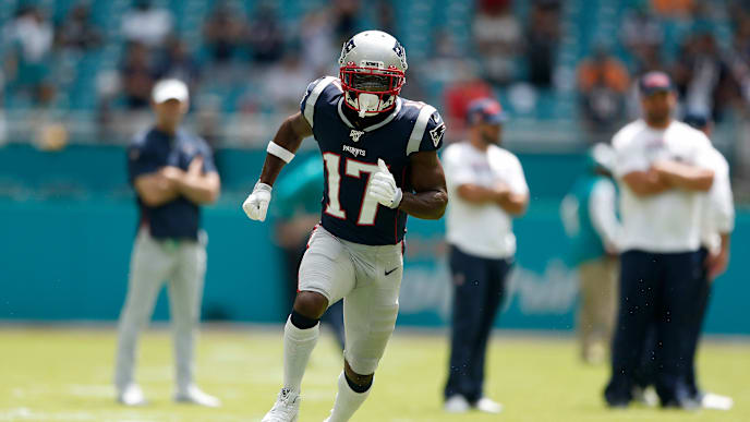MIAMI, FLORIDA - SEPTEMBER 15: Wide Receiver Antonio Brown #17 of the New England Patriots warms up prior to the game against the Miami Dolphins at Hard Rock Stadium on September 15, 2019 in Miami, Florida. (Photo by Michael Reaves/Getty Images) MIAMI, FLORIDA - SEPTEMBER 15: Wide Receiver Antonio Brown #17 of the New England Patriots warms up prior to the game against the Miami Dolphins at Hard Rock Stadium on September 15, 2019 in Miami, Florida. (Photo by Michael Reaves/Getty Images)