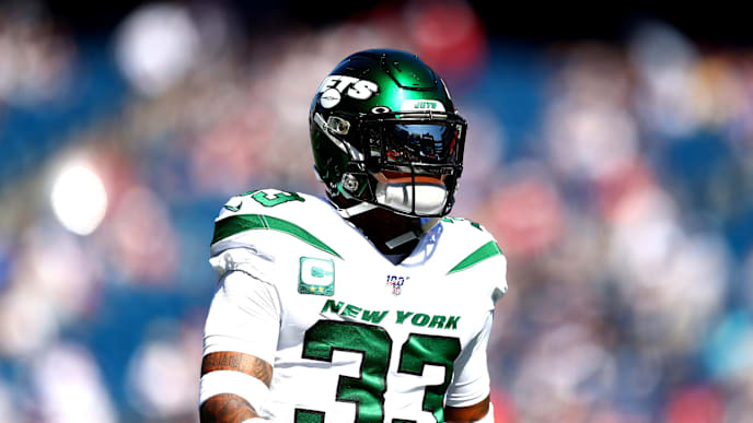 FOXBOROUGH, MASSACHUSETTS - SEPTEMBER 22: Jamal Adams #33 of the New York Jets warms up prior to the game against the New England Patriots at Gillette Stadium on September 22, 2019 in Foxborough, Massachusetts. (Photo by Adam Glanzman/Getty Images) FOXBOROUGH, MASSACHUSETTS - SEPTEMBER 22: Jamal Adams #33 of the New York Jets warms up prior to the game against the New England Patriots at Gillette Stadium on September 22, 2019 in Foxborough, Massachusetts. (Photo by Adam Glanzman/Getty Images)