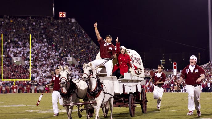 NORMAN, OK - OCTOBER 27: Sooner Schooner of the Oklahoma Sooners celebrates after a touchdown against the Notre Dame Fighting Irish at Gaylord Family Oklahoma Memorial Stadium on October 27, 2012 in Norman, Oklahoma. The Fighting Irish defeated the Sooners 30-13. (Photo by Wesley Hitt/Getty Images) NORMAN, OK - OCTOBER 27: Sooner Schooner of the Oklahoma Sooners celebrates after a touchdown against the Notre Dame Fighting Irish at Gaylord Family Oklahoma Memorial Stadium on October 27, 2012 in Norman, Oklahoma. The Fighting Irish defeated the Sooners 30-13. (Photo by Wesley Hitt/Getty Images)