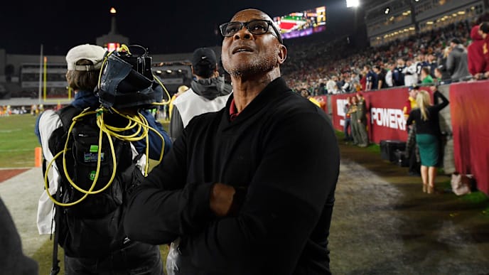 LOS ANGELES, CA - NOVEMBER 24: Lynn Swann, athletic director of USC, reacts late in the second half during the college football game against Notre Dame Fighting Irish at the Los Angeles Memorial Coliseum on November 24, 2018 in Los Angeles, California. (Photo by Kevork Djansezian/Getty Images) LOS ANGELES, CA - NOVEMBER 24: Lynn Swann, athletic director of USC, reacts late in the second half during the college football game against Notre Dame Fighting Irish at the Los Angeles Memorial Coliseum on November 24, 2018 in Los Angeles, California. (Photo by Kevork Djansezian/Getty Images)