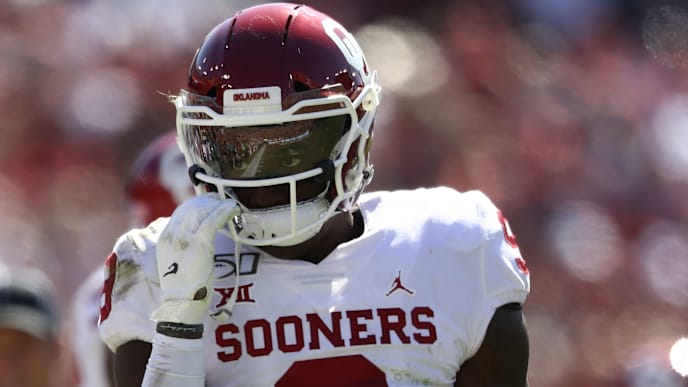 DALLAS, TEXAS - OCTOBER 12: Kenneth Murray #9 of the Oklahoma Sooners during the 2019 AT&T Red River Showdown at Cotton Bowl on October 12, 2019 in Dallas, Texas. (Photo by Ronald Martinez/Getty Images) DALLAS, TEXAS - OCTOBER 12: Kenneth Murray #9 of the Oklahoma Sooners during the 2019 AT&T Red River Showdown at Cotton Bowl on October 12, 2019 in Dallas, Texas. (Photo by Ronald Martinez/Getty Images)