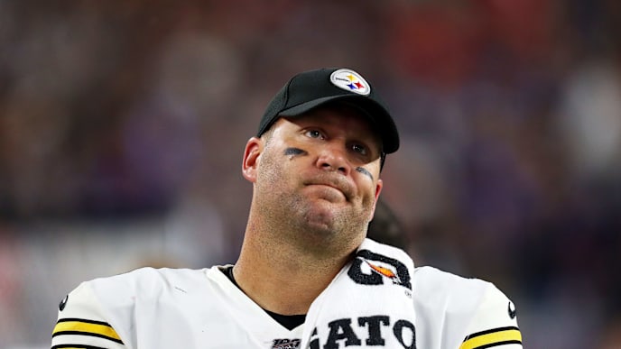 FOXBOROUGH, MASSACHUSETTS - SEPTEMBER 08: Ben Roethlisberger #7 of the Pittsburgh Steelers looks on from the sideline during the game between the New England Patriots and the Pittsburgh Steelers at Gillette Stadium on September 08, 2019 in Foxborough, Massachusetts. (Photo by Maddie Meyer/Getty Images) FOXBOROUGH, MASSACHUSETTS - SEPTEMBER 08: Ben Roethlisberger #7 of the Pittsburgh Steelers looks on from the sideline during the game between the New England Patriots and the Pittsburgh Steelers at Gillette Stadium on September 08, 2019 in Foxborough, Massachusetts. (Photo by Maddie Meyer/Getty Images)