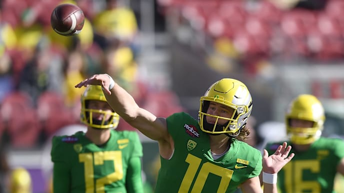SANTA CLARA, CA - DECEMBER 31: Justin Herbert #10 of the Oregon Ducks warms up prior to the start of the Redbox Bowl against the Michigan State Spartans at Levi's Stadium on December 31, 2018 in Santa Clara, California. (Photo by Thearon W. Henderson/Getty Images) SANTA CLARA, CA - DECEMBER 31: Justin Herbert #10 of the Oregon Ducks warms up prior to the start of the Redbox Bowl against the Michigan State Spartans at Levi's Stadium on December 31, 2018 in Santa Clara, California. (Photo by Thearon W. Henderson/Getty Images)