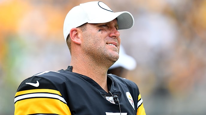 PITTSBURGH, PA - SEPTEMBER 15: Ben Roethlisberger #7 of the Pittsburgh Steelers looks on during the fourth quarter after being injured against the Seattle Seahawks at Heinz Field on September 15, 2019 in Pittsburgh, Pennsylvania. (Photo by Joe Sargent/Getty Images) PITTSBURGH, PA - SEPTEMBER 15: Ben Roethlisberger #7 of the Pittsburgh Steelers looks on during the fourth quarter after being injured against the Seattle Seahawks at Heinz Field on September 15, 2019 in Pittsburgh, Pennsylvania. (Photo by Joe Sargent/Getty Images)